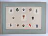 Anonym „Collezione di Monogrammi“ Privates Sammelalbum italienischer Monogramme und Wappen in farbigem Reliefdruck.
